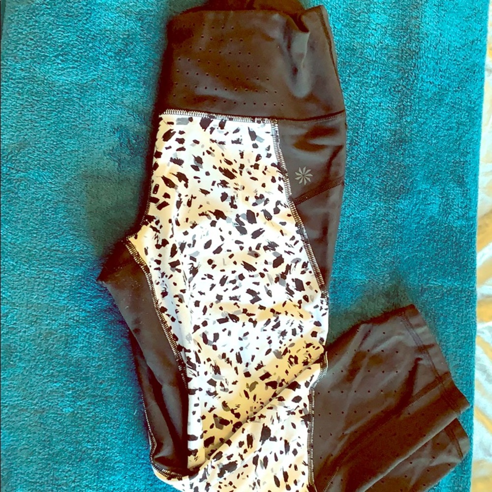 Medium Athleta  athletic Capri pants